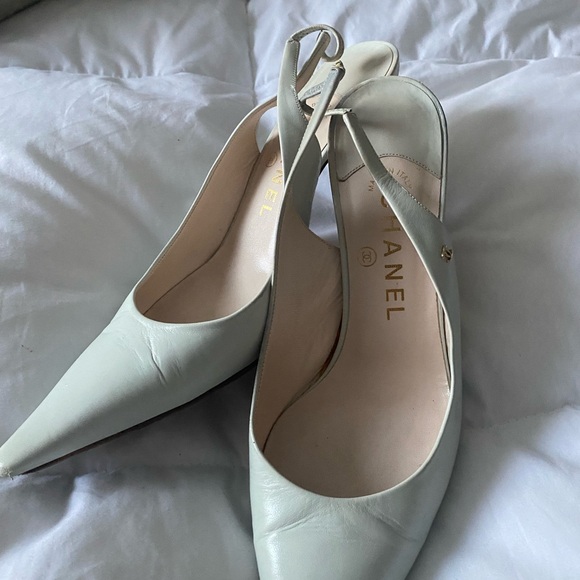 CHANEL baby blue Slingback Heels - Picture 3 of 6